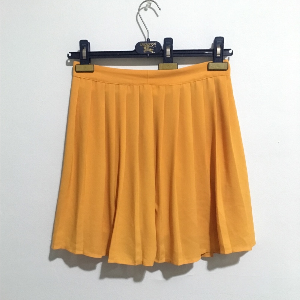 Forever 21 mustard pleated skirt